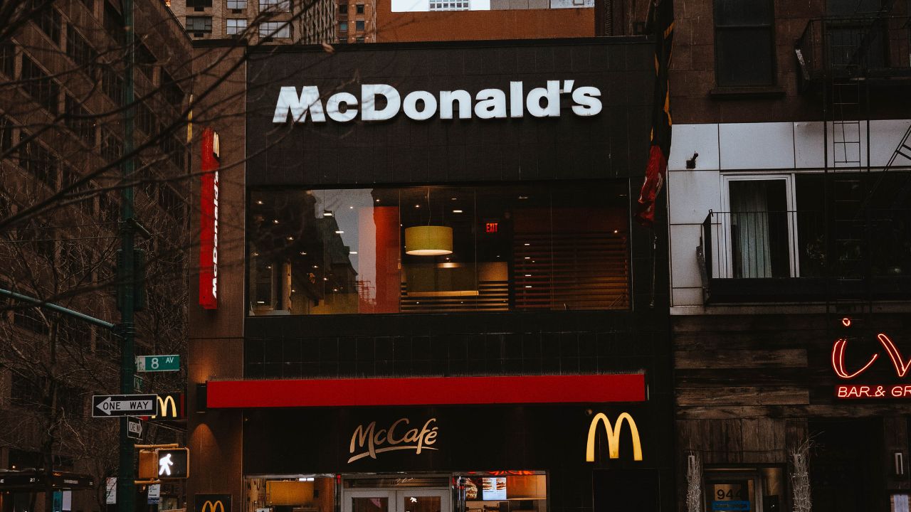 Savez vous que le salaire d’un manager mcdo est de 2000 euros par mois ?
