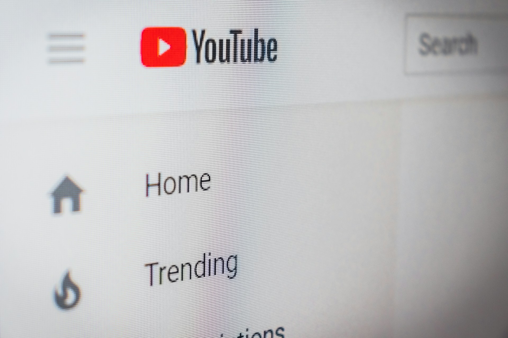 Avantages de YouTube Premium : l&rsquo;amélioration de la qualité audio et des fonctionnalités pratiques