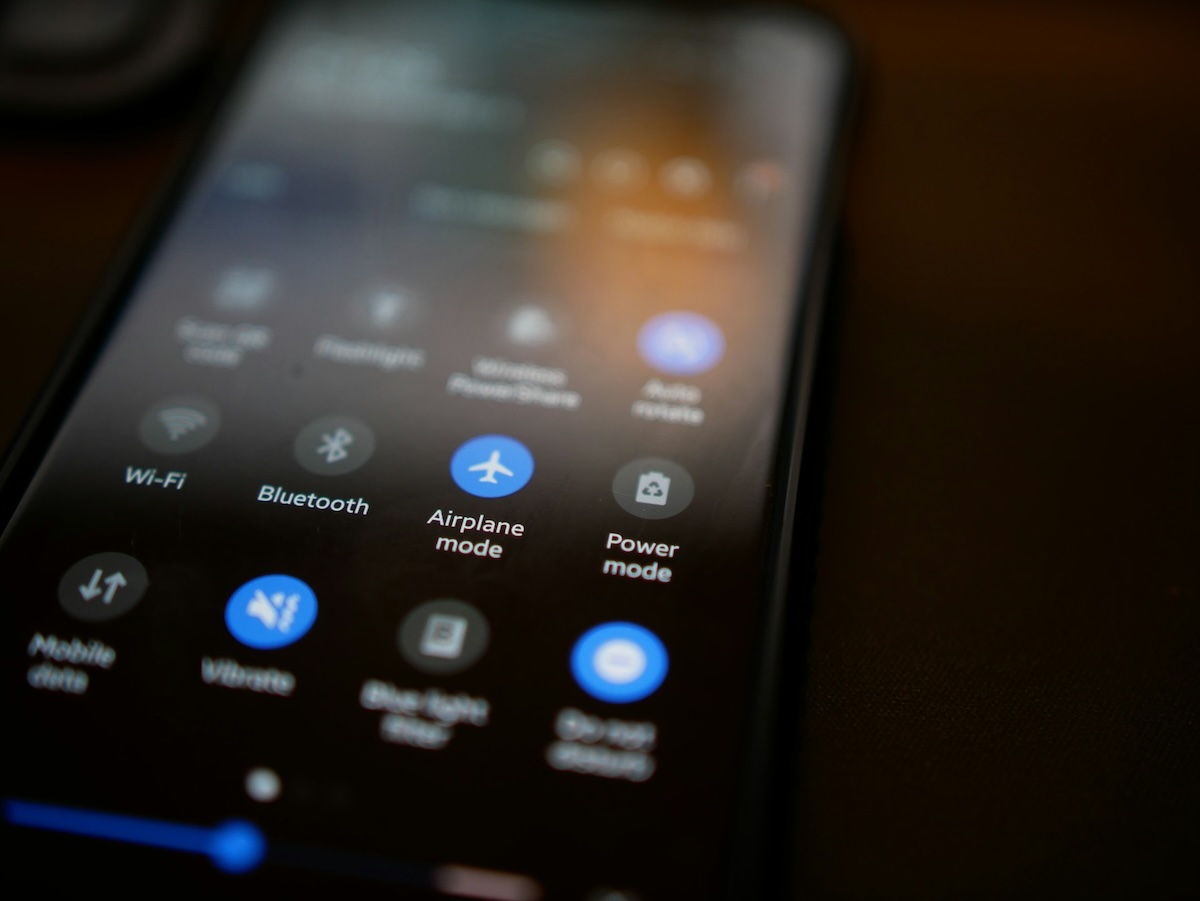 Améliorer la réception réseau sur smartphone grâce au mode avion