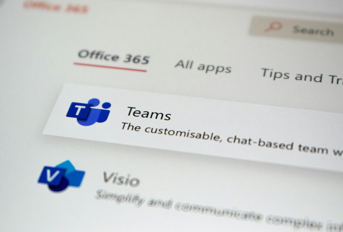 Copilot Tasks : la nouvelle IA autonome de Microsoft face à OpenClaw