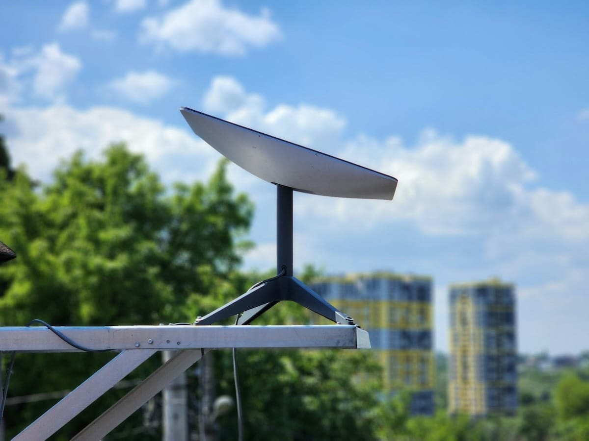 Starlink modifie ses forfaits résidentiels : hausse de prix et nouveaux frais d&rsquo;antenne