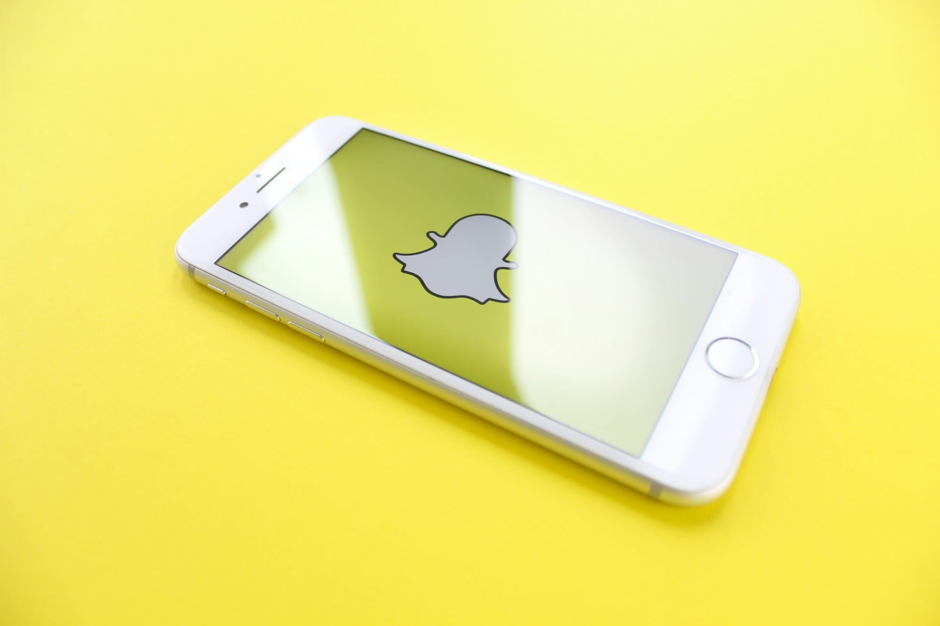 Les changements dans l&rsquo;éligibilité des vidéos générées par IA sur Snapchat Spotlight en 2026